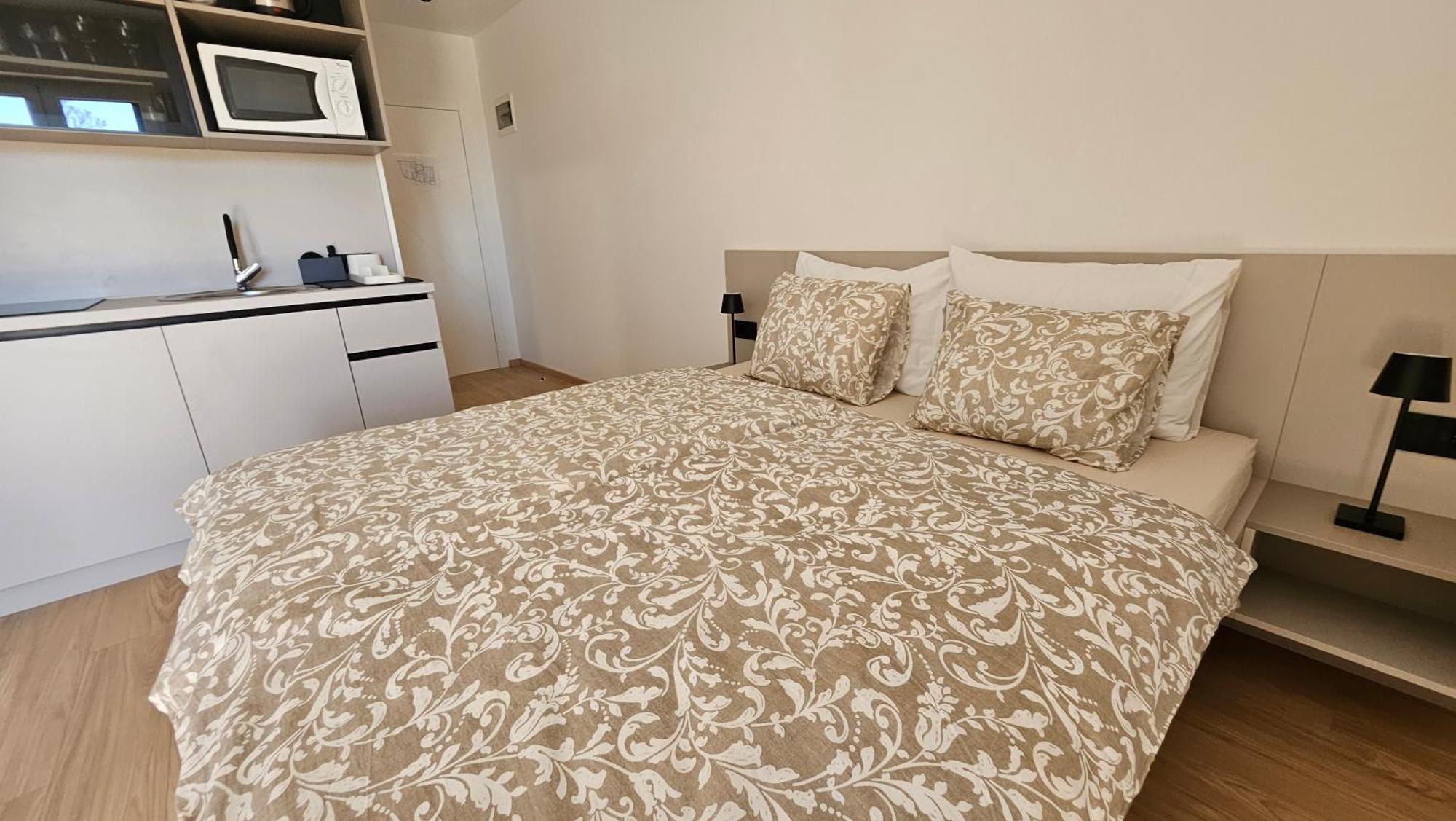Richi Rooms & App Funtana Exterior foto